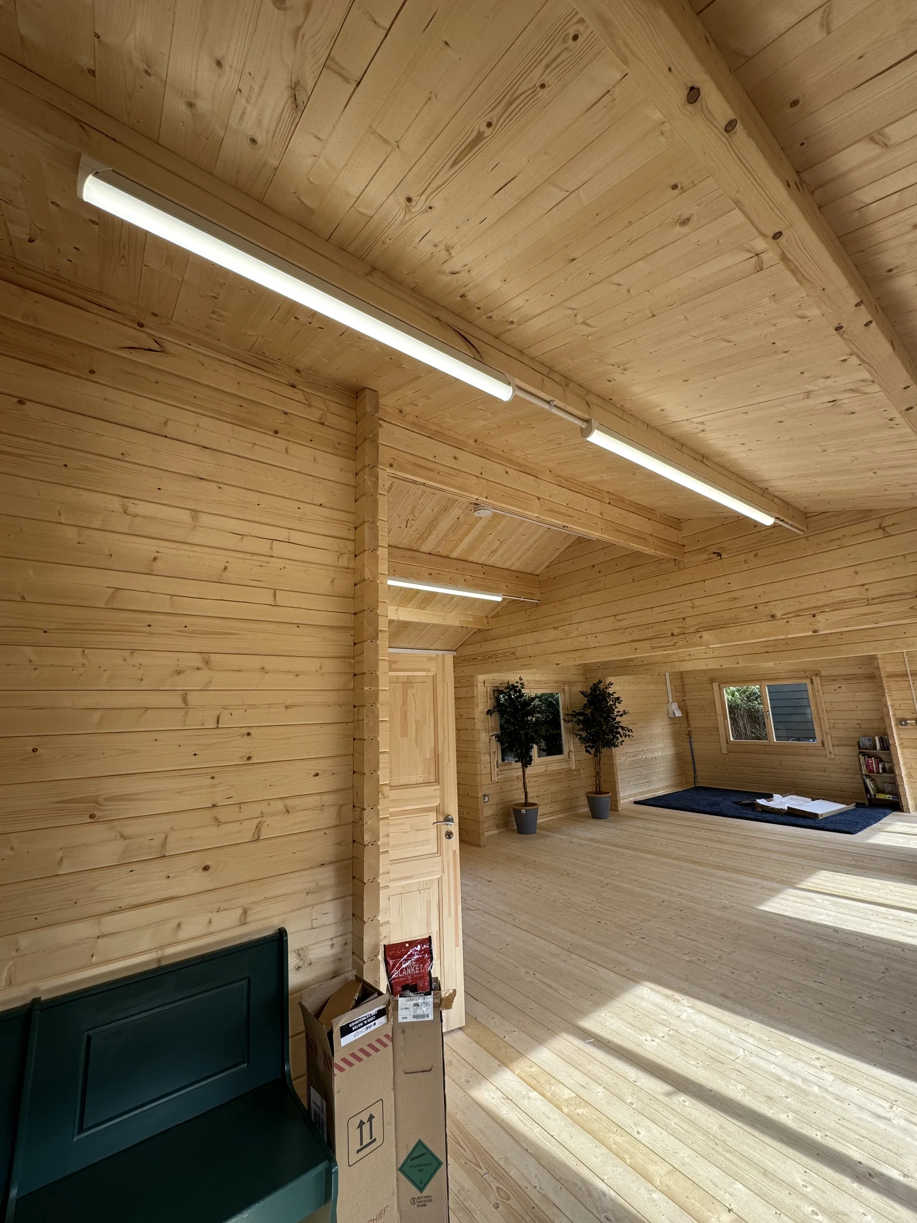 Garden cabin electrical installation