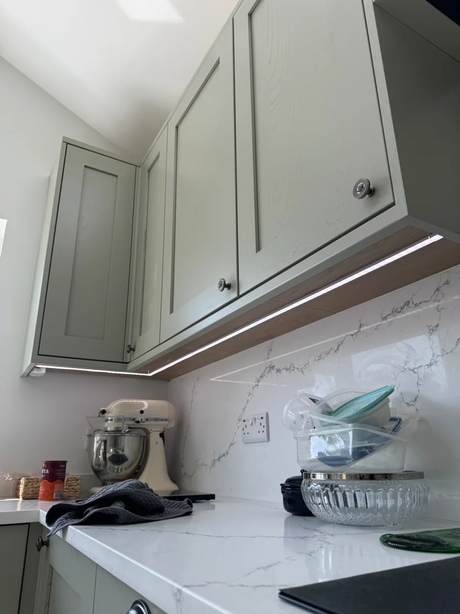 Under-cabinet lighting in a kitchen fitted by Greenwire